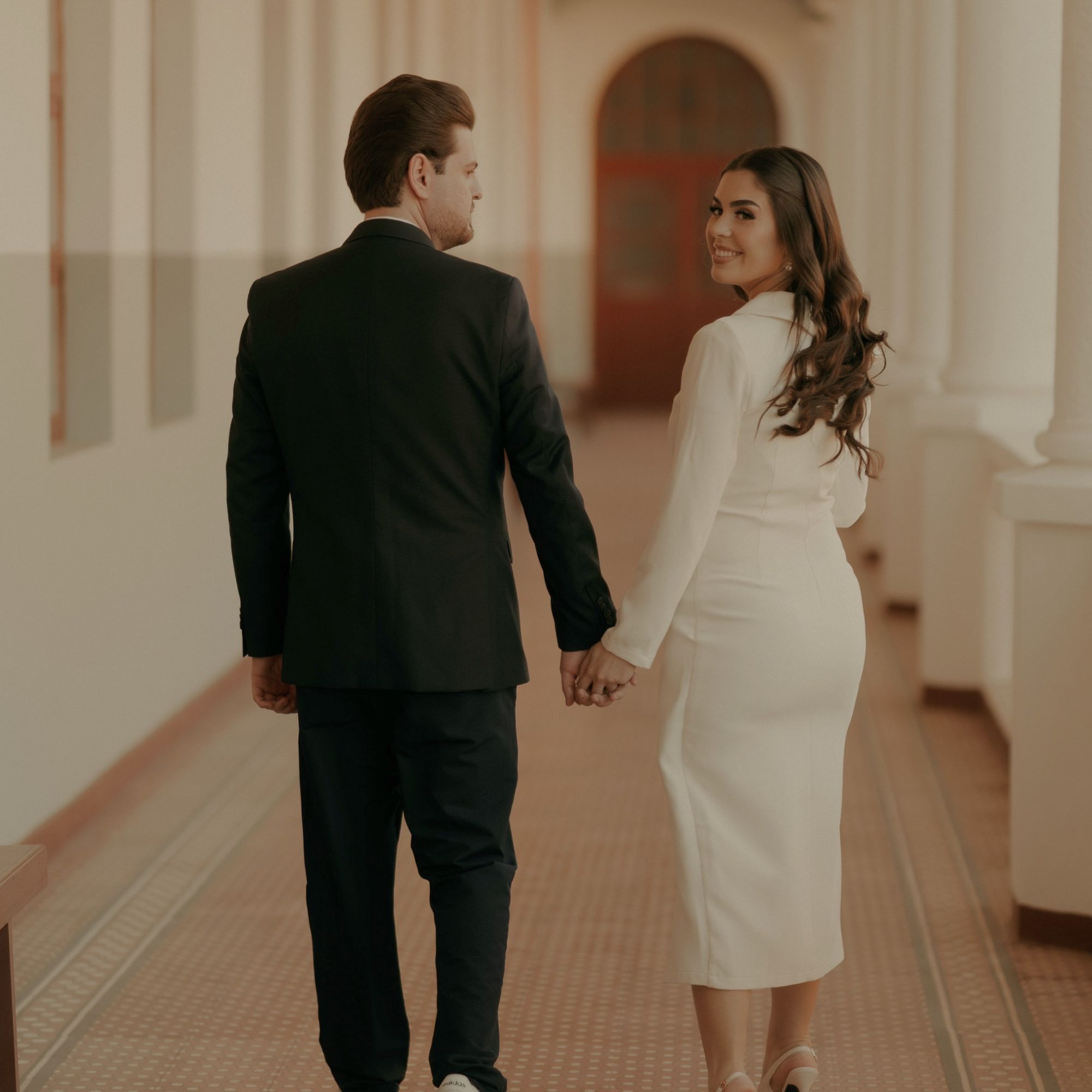 Karen y Rodrigo caminando